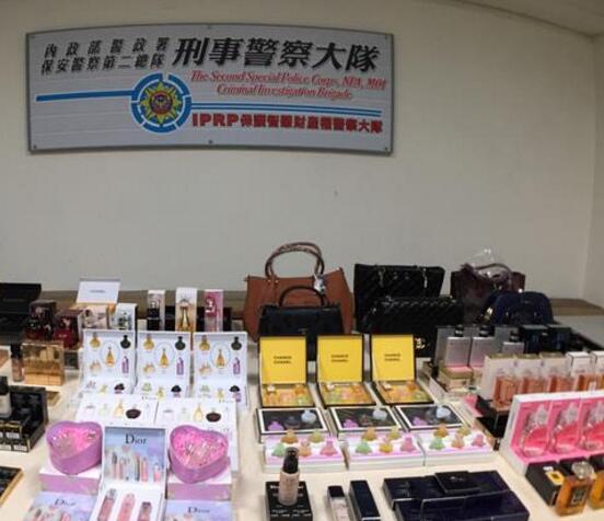 台湾警方查获假冒注册商标名牌彩妆品 市价3成吸引买家 台湾警方查获假冒注册商标名牌彩妆品 市价3成吸引买家