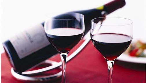 上海松江警方破获假冒知名注册商标红酒案2万余瓶 上海松江警方破获假冒知名注册商标红酒案2万余瓶