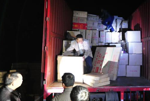 广东云浮市查获大宗非法运输劣质烟花爆竹案 广东云浮市查获大宗非法运输劣质烟花爆竹案