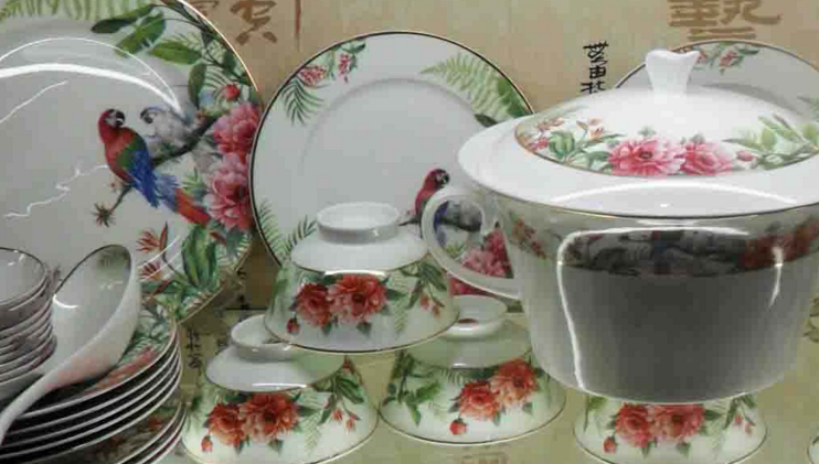 景德镇优秀陶瓷企业无偿用四大名瓷商标 景德镇优秀陶瓷企业无偿用四大名瓷商标