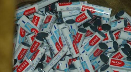 粤韶关警方查获假牙膏作坊 曾一天售出近13万只