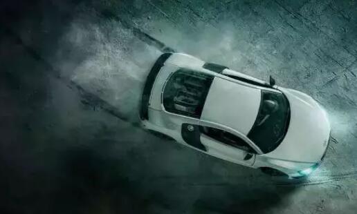 奥迪花100多万请他拍广告，他用200多块就搞定了