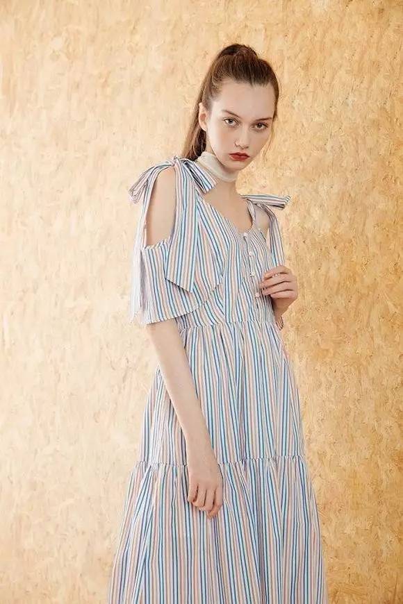 UR明年将在伦敦开店 奋起直追Zara、H&M等快时尚品牌