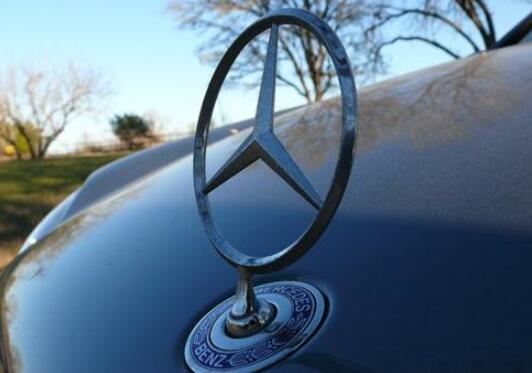 奔驰商标，是怎样一步一步演变成“三角裤衩”