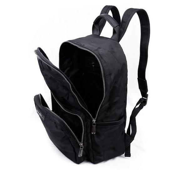 双肩背包商标注册属于第几类