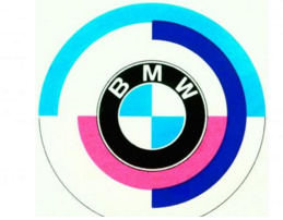 不管有车没车 年轻人热捧名车衍生品 不管有车没车 年轻人热捧名车衍生品