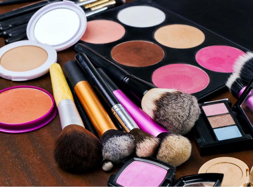 彩妆商标注册属于第几类？