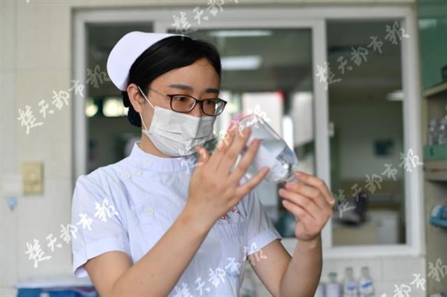 三年拿到17个发明专利,“护士发明家” 走上武大讲台