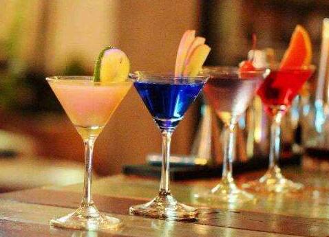 鸡尾酒商标注册属于第几类? 鸡尾酒商标注册属于第几类?